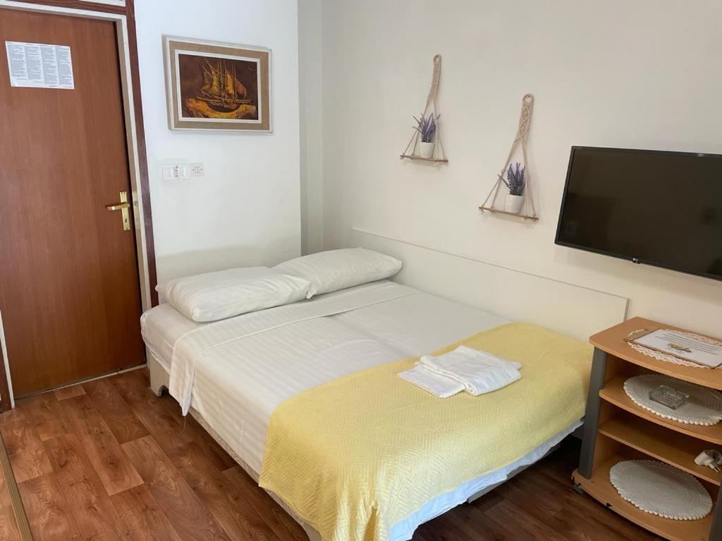 Apartmani Mavrinac Nerezine Habitación foto